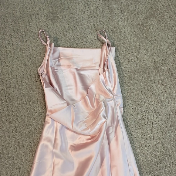 Baby boo maxi dress open back slit low front pink blush never wore still has tag - Picture 3 of 3